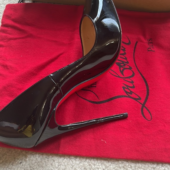 Authentic So Kate ! Size 6! Box and shoe bag included! light Scratch on heel - Picture 3 of 6